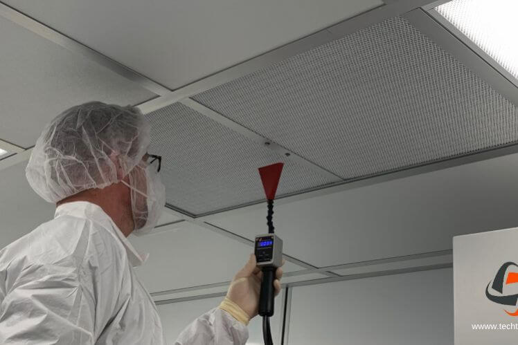 HEPA filter airflow in a cleanroom in Singapore, ensuring indoor air quality compliance.